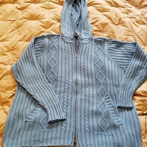 Denim and Co knit long sleeved, zip-front hoodie.